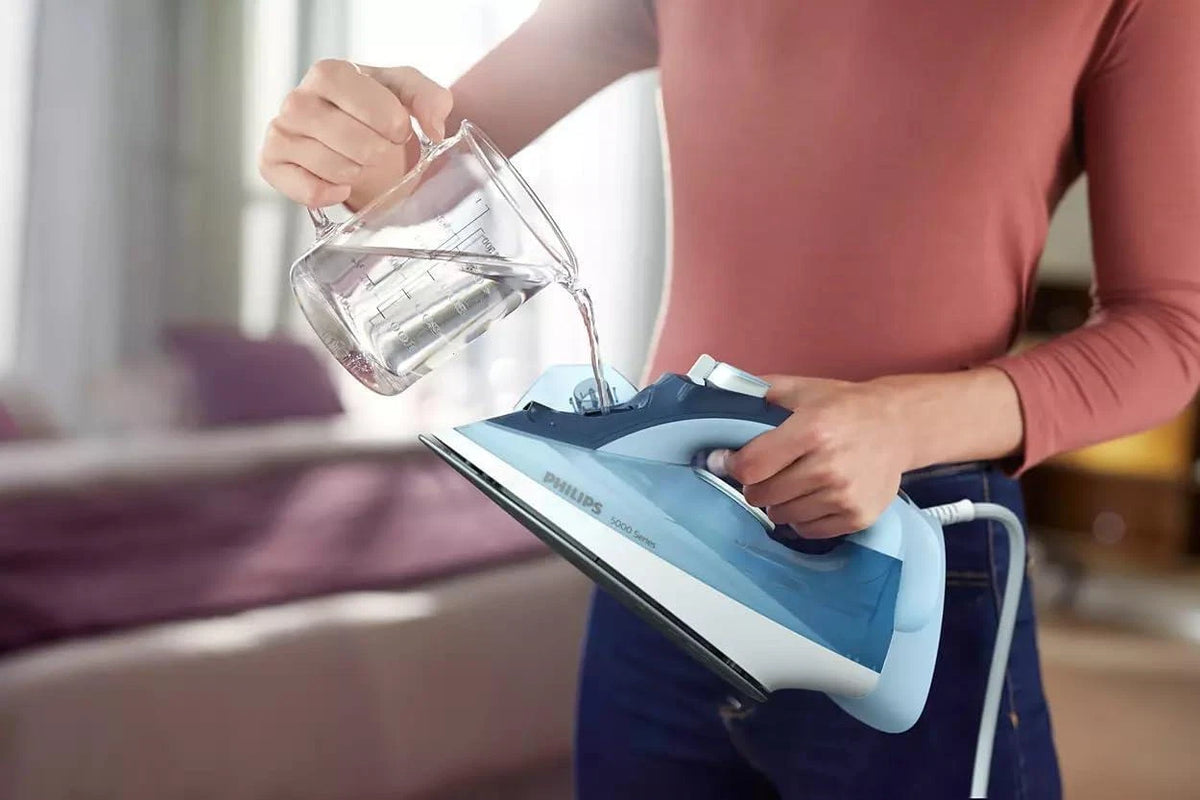 Philips DST5020/26 SteamGlide Plus 5000 Series Iron 2400W