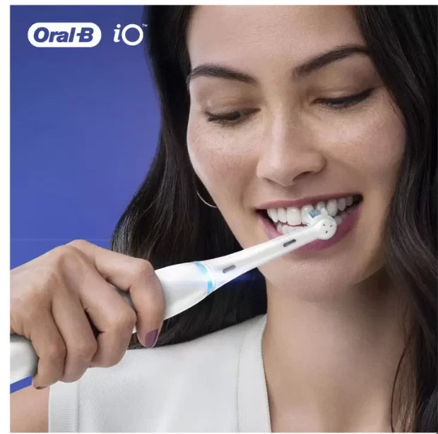 Oral B iO Ultimate Clean Brush Heads in White 4 Pack