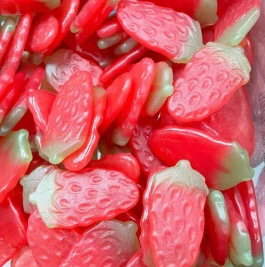 HARIBO Giant Strawbs Strawberry Flavour Chewy Jelly Sweets Tub 825g