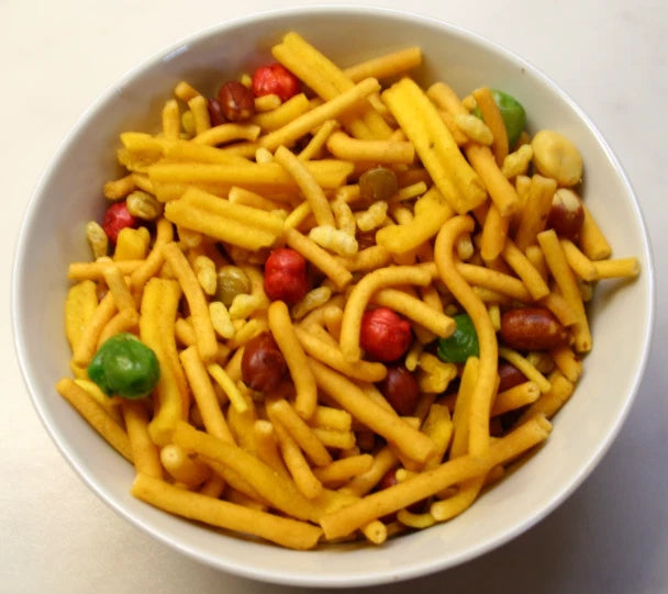 Bestin Bombay Mix Made with real red chillis Full Box 12 x 120g